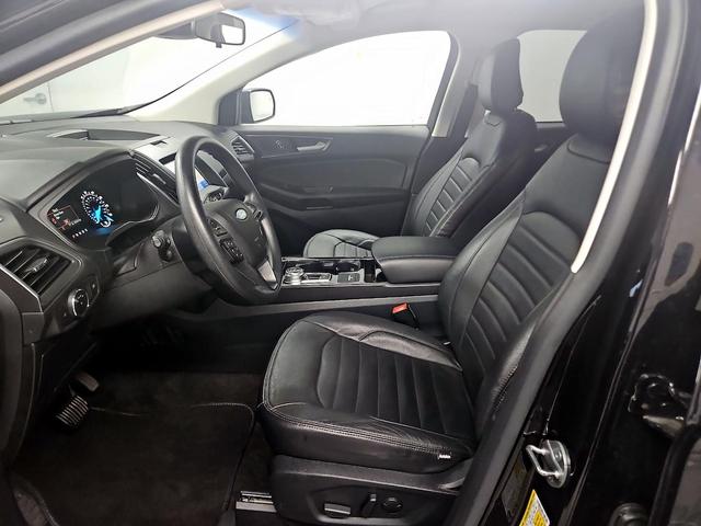 Photo of 2020 Black Ford Edge