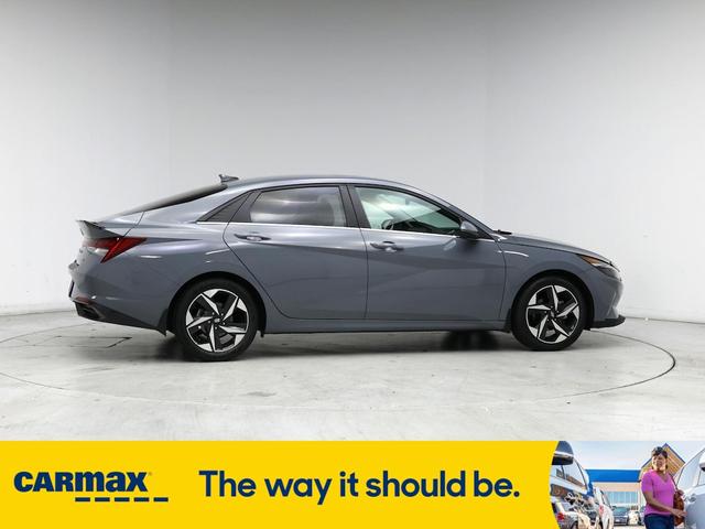 Photo of 2022 Gray Hyundai ELANTRA