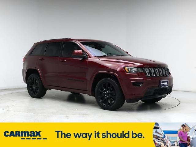 Photo of 2017 Red Jeep Grand Cherokee
