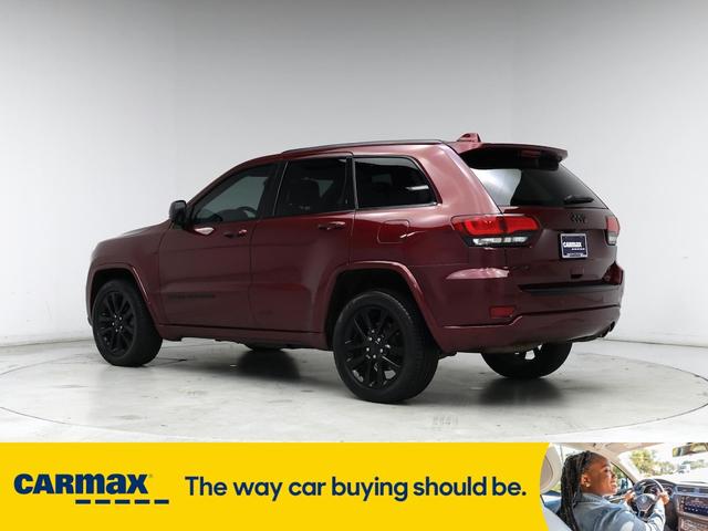 Photo of 2017 Red Jeep Grand Cherokee