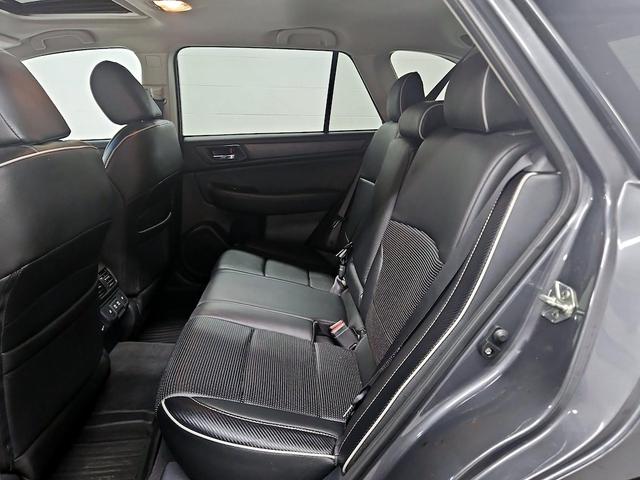 Photo of 2019 Gray Subaru Outback
