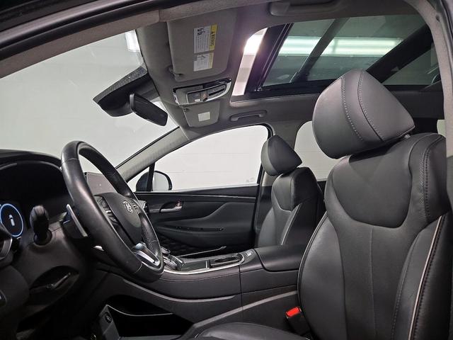 Photo of 2023 Black Hyundai SANTA FE
