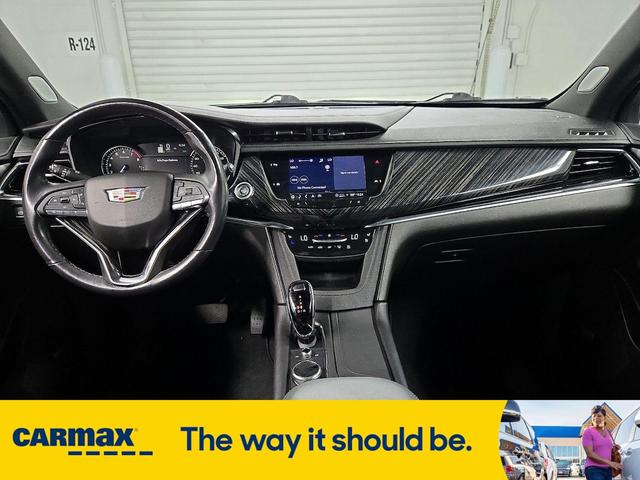 Photo of 2023 Blue Cadillac XT6