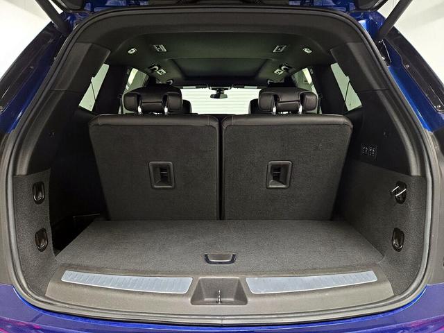 Photo of 2023 Blue Cadillac XT6