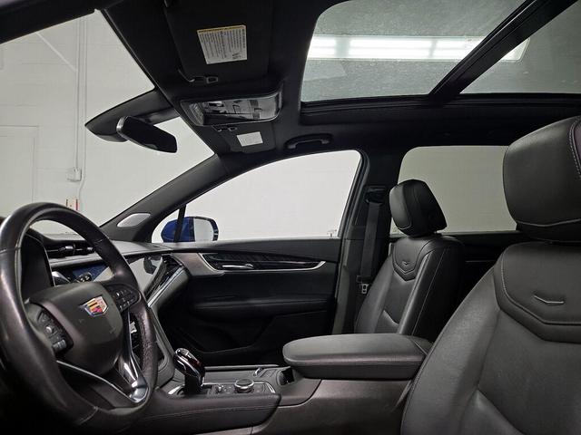 Photo of 2023 Blue Cadillac XT6