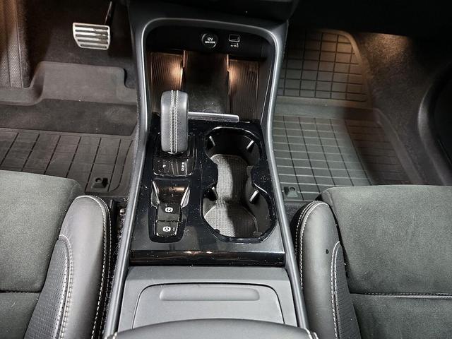 Photo of 2020 Red Volvo XC40