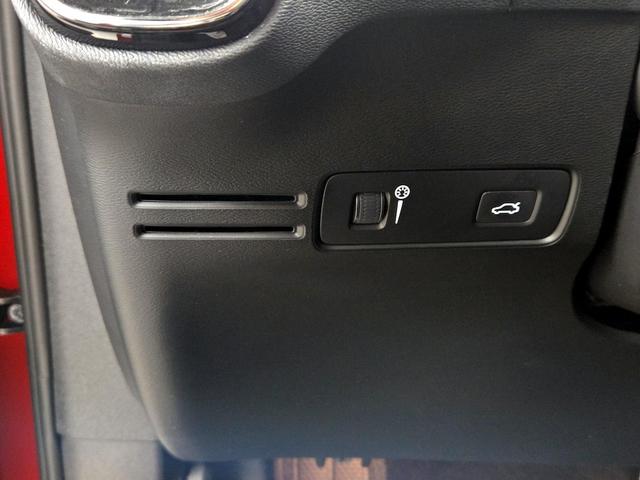 Photo of 2020 Red Volvo XC40