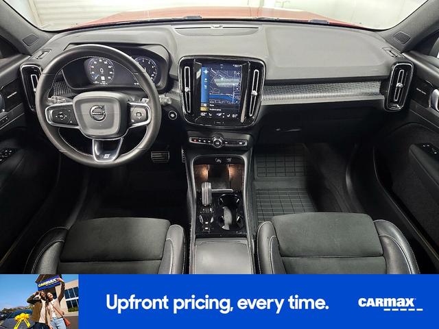 Photo of 2020 Red Volvo XC40