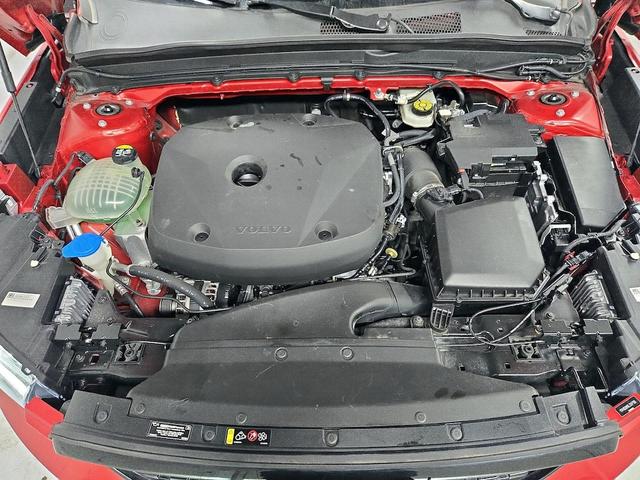 Photo of 2020 Red Volvo XC40