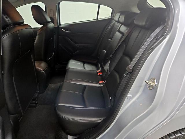 Photo of 2017 Silver Mazda Mazda3
