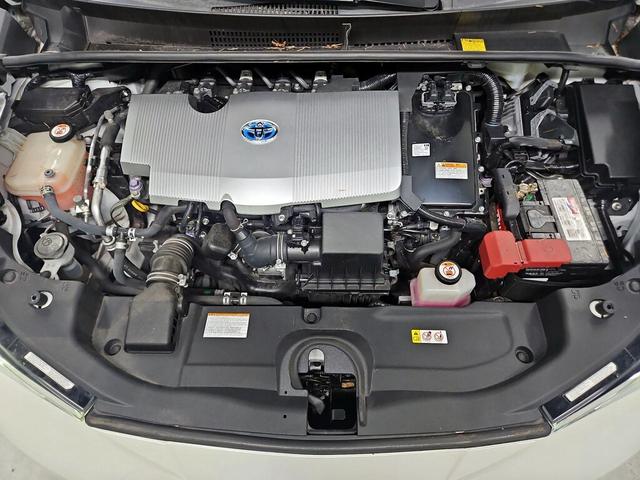 Photo of 2017 White Toyota Prius