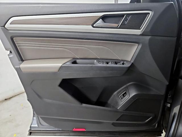 Photo of 2021 Gray Volkswagen Atlas