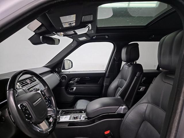 Photo of 2020 White Land Rover Range Rover