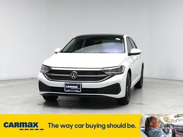 Photo of 2023 White Volkswagen Jetta