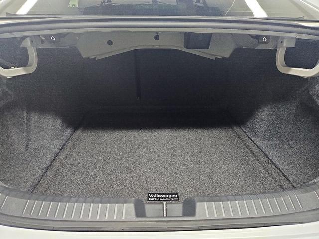 Photo of 2023 White Volkswagen Jetta