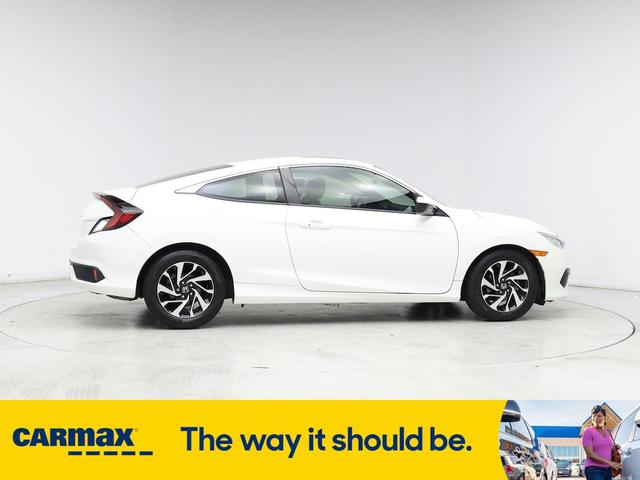 Photo of 2017 White Honda Civic