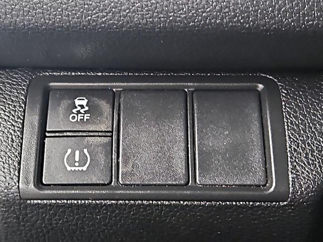 Photo of 2017 White Honda Civic