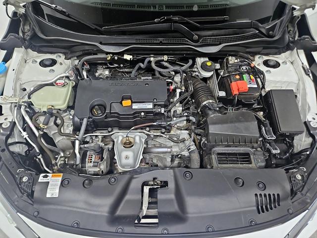 Photo of 2017 White Honda Civic