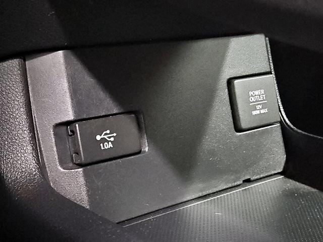 Photo of 2017 White Honda Civic