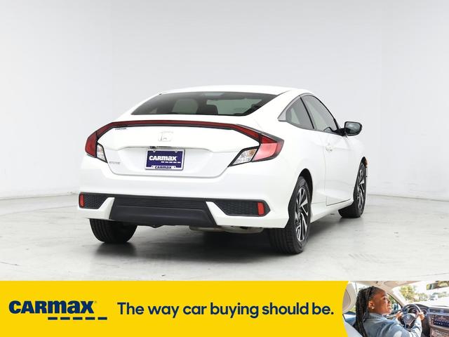 Photo of 2017 White Honda Civic