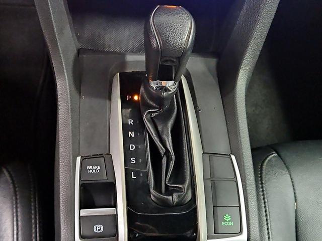 Photo of 2017 White Honda Civic