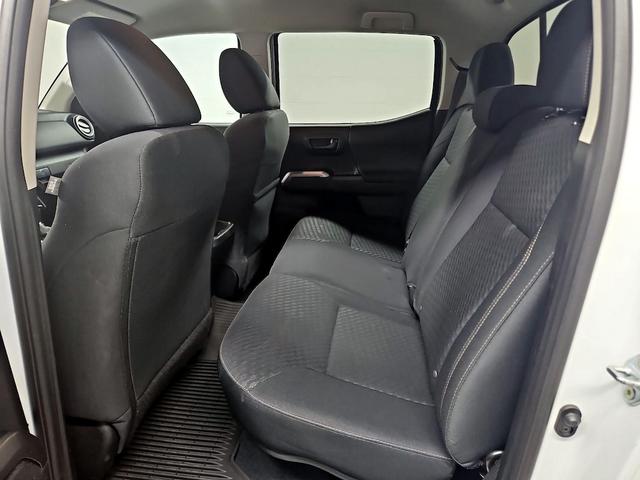 Photo of 2021 White Toyota Tacoma