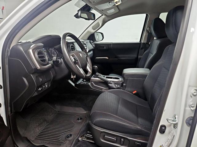 Photo of 2021 White Toyota Tacoma