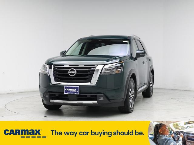 Photo of 2022 Green Nissan Pathfinder