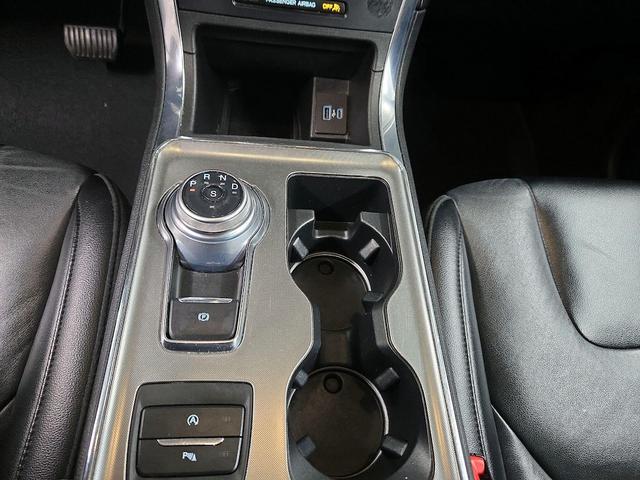 Photo of 2022 Silver Ford Edge