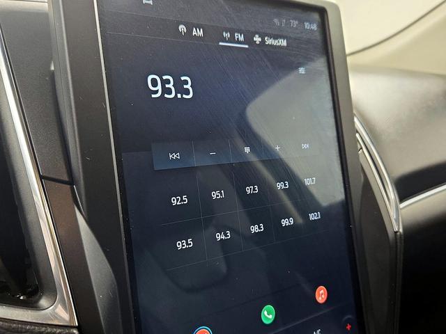 Photo of 2022 Silver Ford Edge