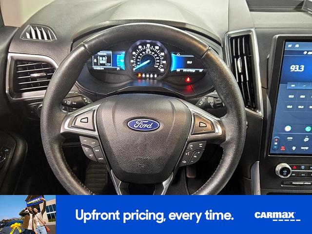 Photo of 2022 Silver Ford Edge