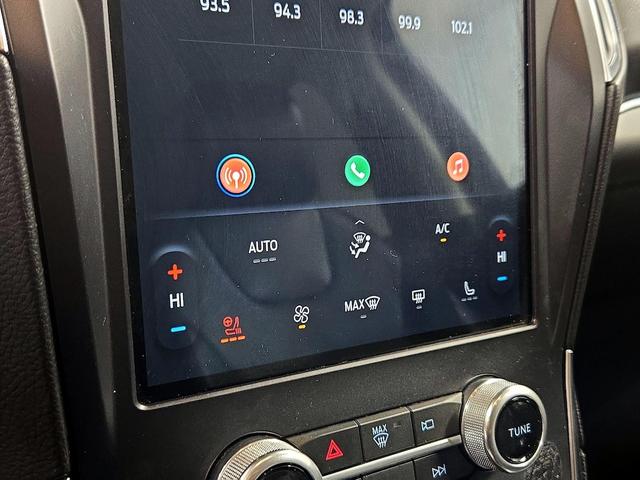 Photo of 2022 Silver Ford Edge