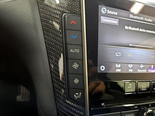 Photo of 2020 White INFINITI Q60