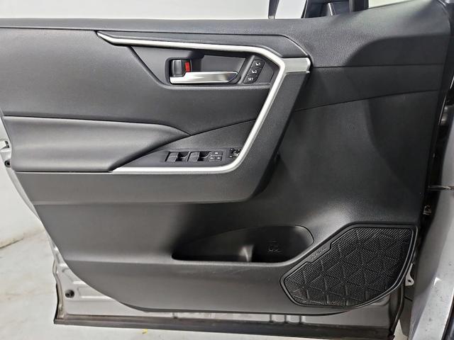 Photo of 2019 Silver Toyota RAV4