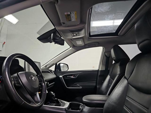 Photo of 2019 Silver Toyota RAV4