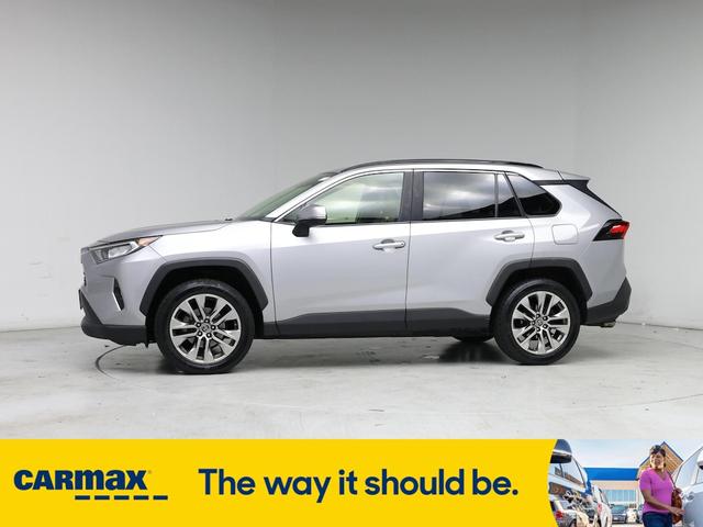 Photo of 2019 Silver Toyota RAV4