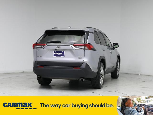 Photo of 2019 Silver Toyota RAV4