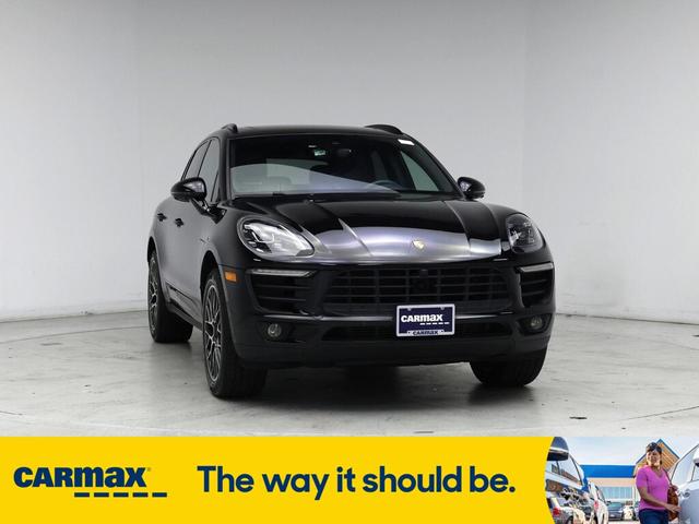 Photo of 2018 Black Porsche Macan