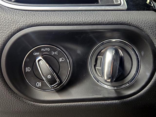 Photo of 2018 Black Porsche Macan