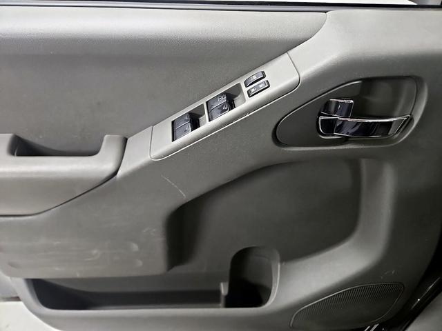 Photo of 2020 Gray Nissan Frontier