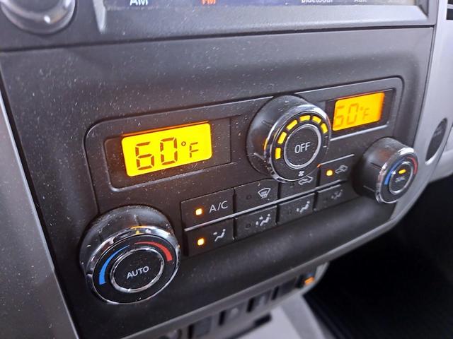 Photo of 2020 Gray Nissan Frontier