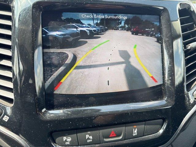 Photo of 2019 Diamond Black Jeep Cherokee