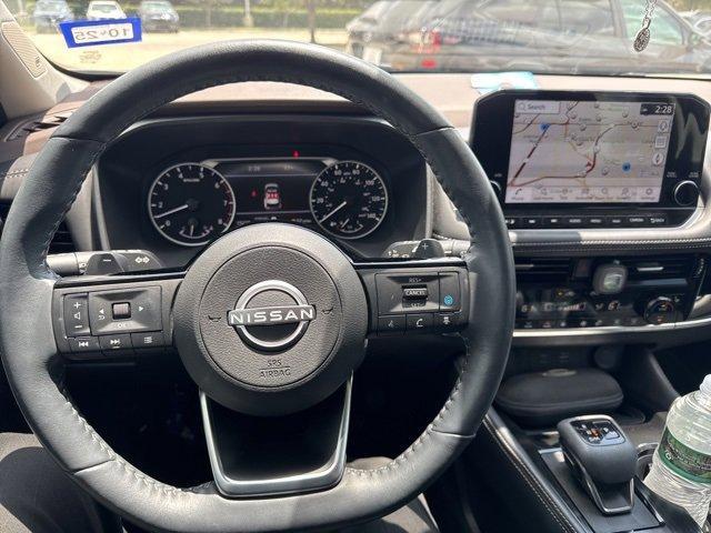 Photo of 2023 White Nissan Rogue
