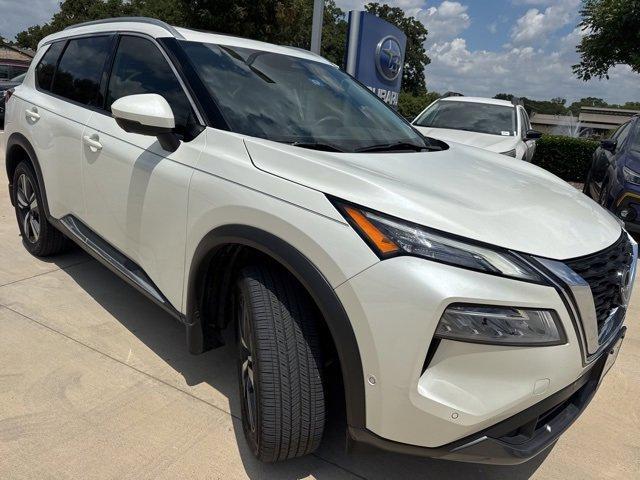 Photo of 2023 White Nissan Rogue
