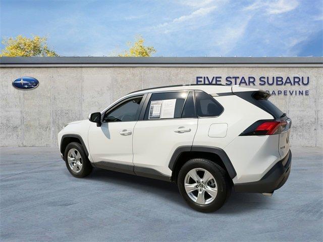 Photo of 2019 Super White Toyota RAV4