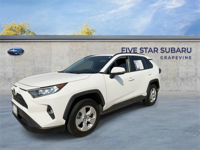 Photo of 2019 Super White Toyota RAV4