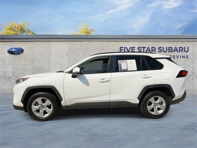 Photo of 2019 Super White Toyota RAV4