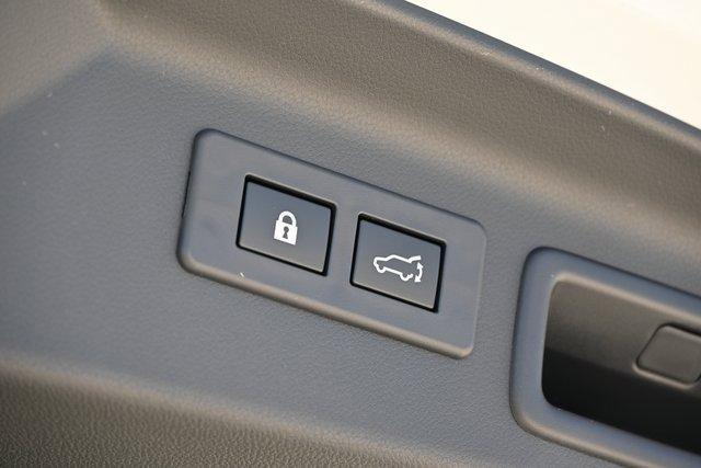 Photo of 2025 Crystal White Pearl Subaru Forester Hybrid