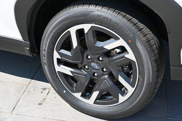 Photo of 2025 Crystal White Pearl Subaru Forester Hybrid