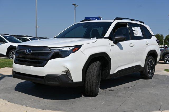 Photo of 2025 Crystal White Pearl Subaru Forester Hybrid